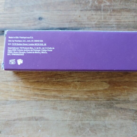 Younique Moodstruck Epic 4D One Step Fiber Mascara Purple Shimmer New Open Box - Picture 2 of 4